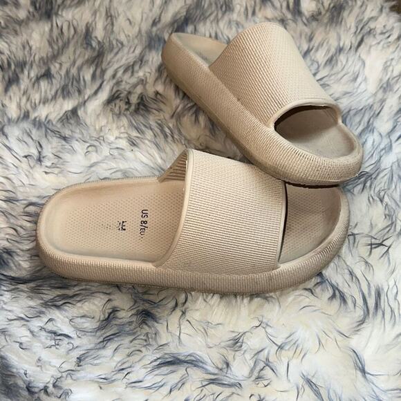 CUSHIONAIRE Recovery Slide Sandals | Sz 8 - Picture 4 of 8
